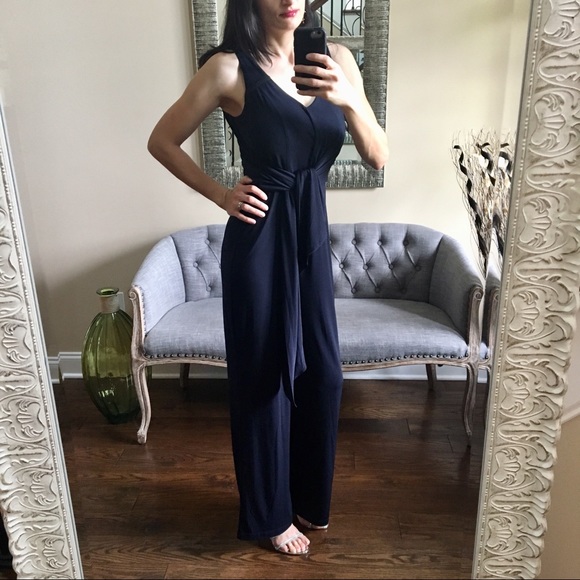✨NWT✨ Badgley Mischka Jumpsuit - Picture 1 of 8
